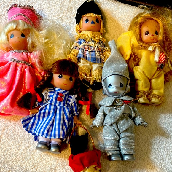 Precious Moments Other - Precious Moments Wizard of Oz 5 figures and 1 toto